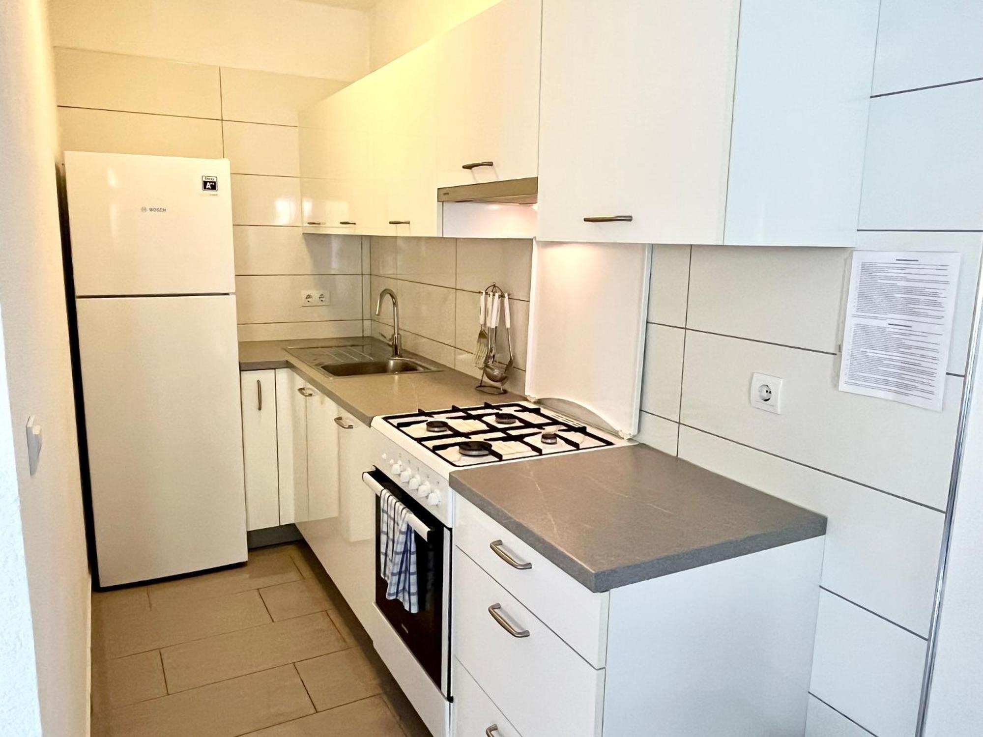 Paradise Apartments - Robinson Getaway Gdinj Esterno foto