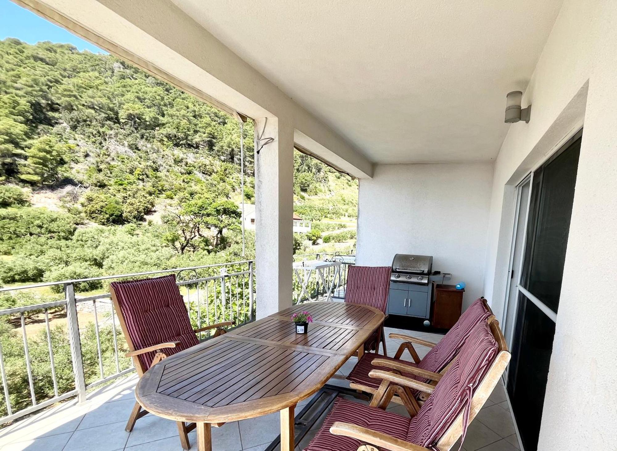 Paradise Apartments - Robinson Getaway Gdinj Esterno foto