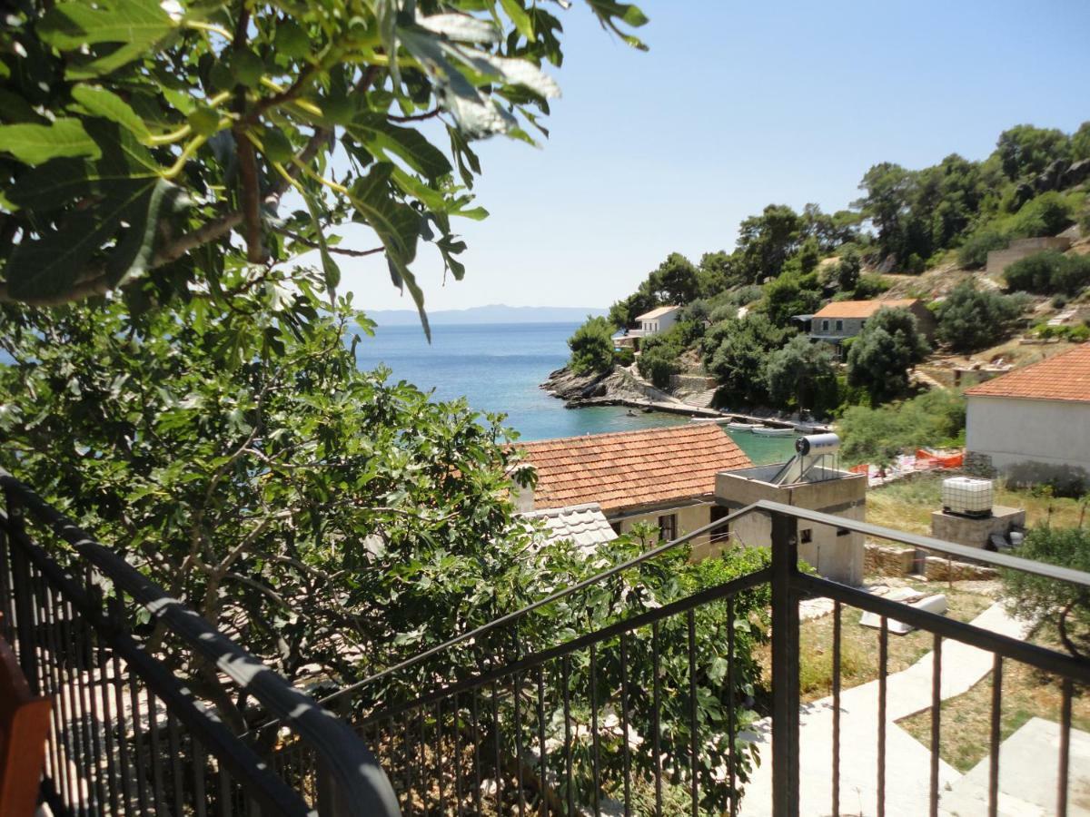 Paradise Apartments - Robinson Getaway Gdinj Esterno foto
