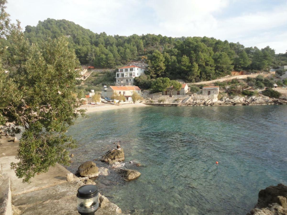 Paradise Apartments - Robinson Getaway Gdinj Esterno foto